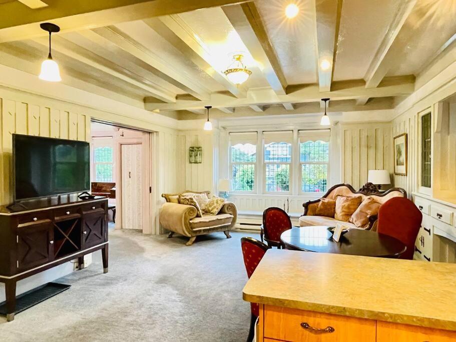 Parlor Suite In Heritage Manor, Fairfield, Near Dt Victoria Extérieur photo