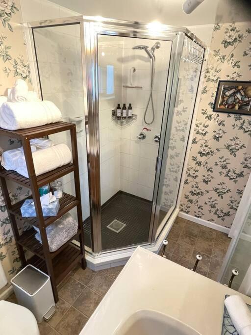 Parlor Suite In Heritage Manor, Fairfield, Near Dt Victoria Extérieur photo