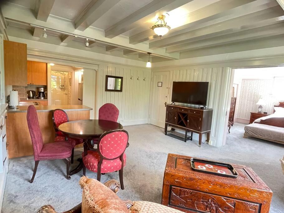 Parlor Suite In Heritage Manor, Fairfield, Near Dt Victoria Extérieur photo